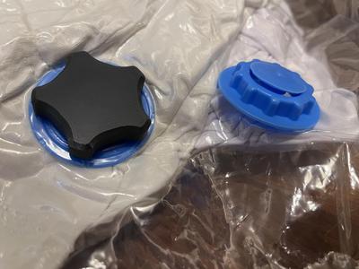 Amazon Basics Vacuum Bag Cap