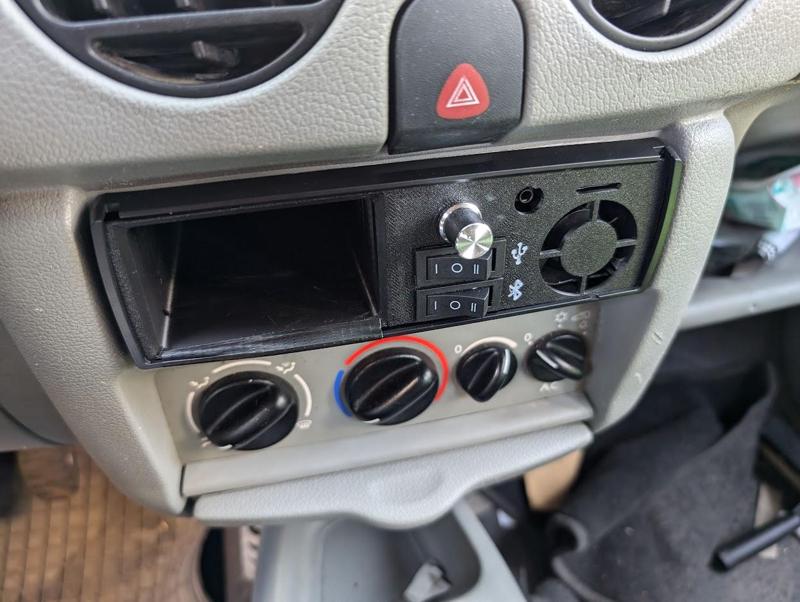 Single Din pocket to house XH-A105 Bluetooth receiver