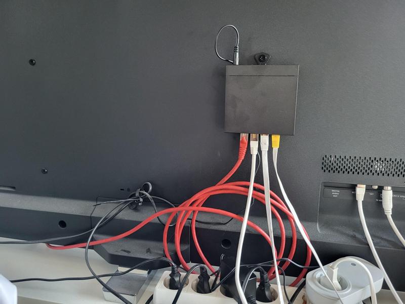 TP-Link SG105 Network Switch Mount for Vesa