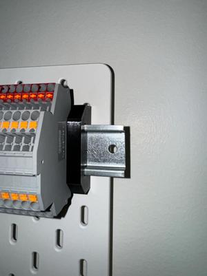 Skadis DIN Rail holder