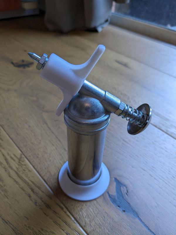 Mini grease gun - wider base and finger flanges