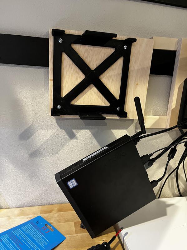 ThinkCenter 720q Mini PC Wall Mount