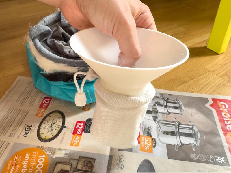 Chalk ball refill funnel