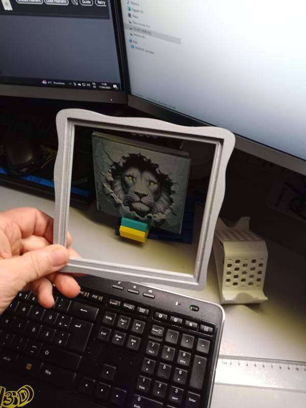 Frame for 130x130mm hueforge