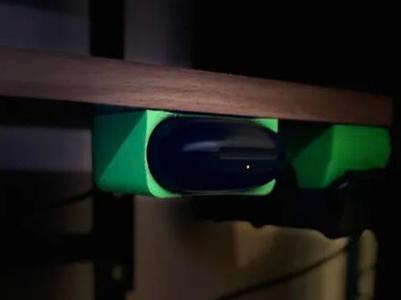 beats fit pro holder/ charging stand