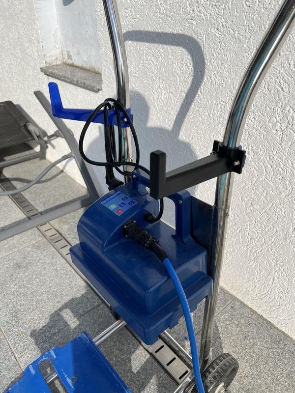Cableholder Poolcleaning Robot