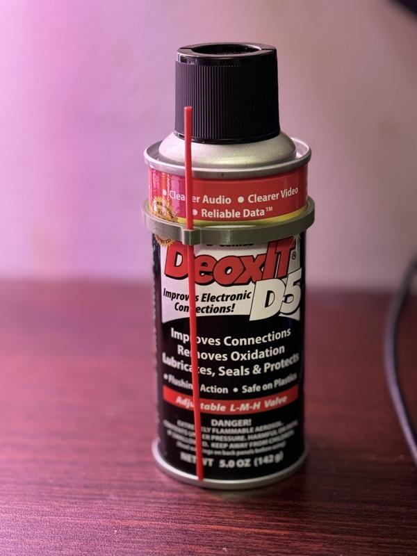 DeoxIT D5 Straw Holder