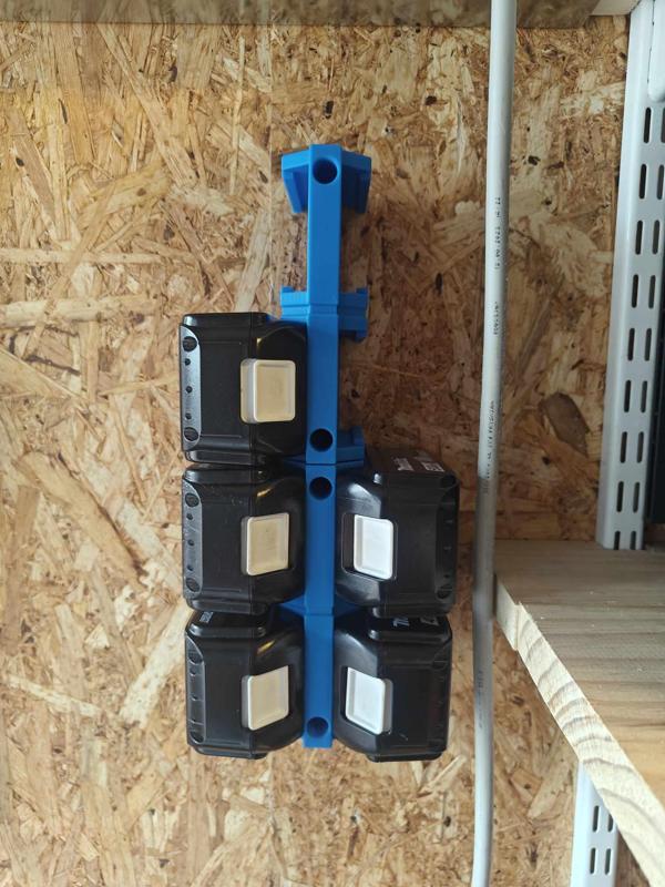 makita battery holder/wall mount. vertical