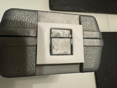 Bosch tool case hinge