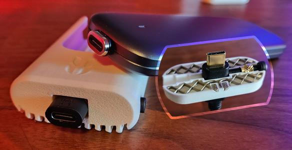 Magnetic SSD dock