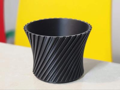 Twisted Plant Pot 1L