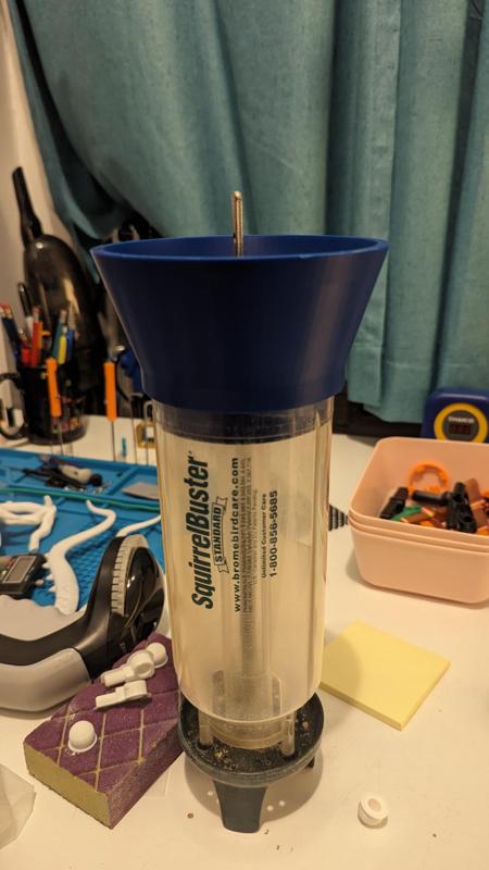 Squirrel-proof Bird Feeder - Food Fill Funnel