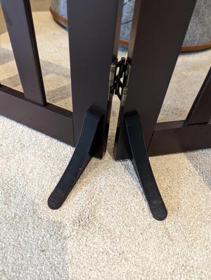 Baby Fence Leg Stand