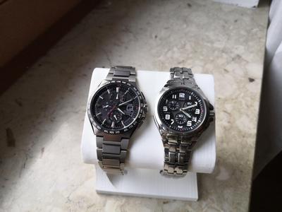 2 x watch holder