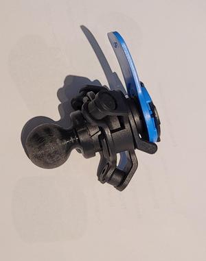 Ram B adapter to Quad style with anti-vibration mount