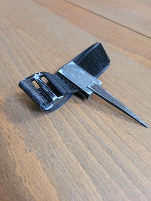 assassin's creed hand blade