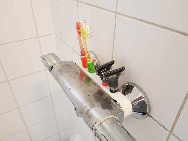 Simple Toothbrush/Razor Holder