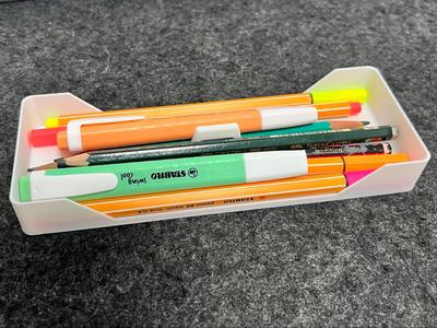 Brush or pen holder