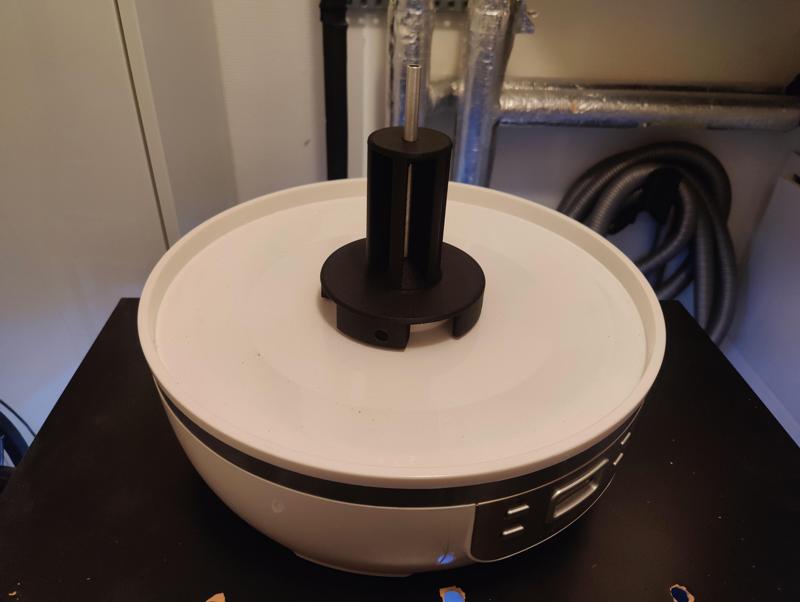 Filament holder for generic food dehydrator (Point/Progress/Anko)
