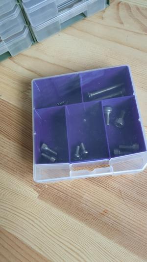 Assortment insert for KMC chain box