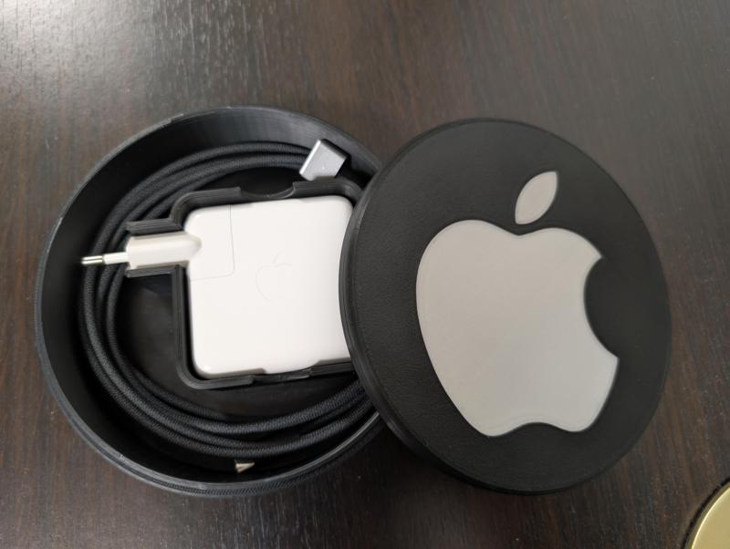 Apple MacBook Pro 70w charger case