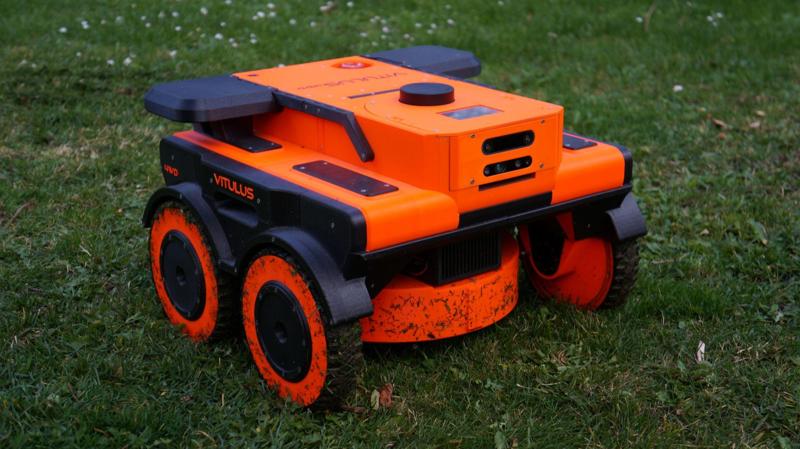 VITULUS robotic lawn mower