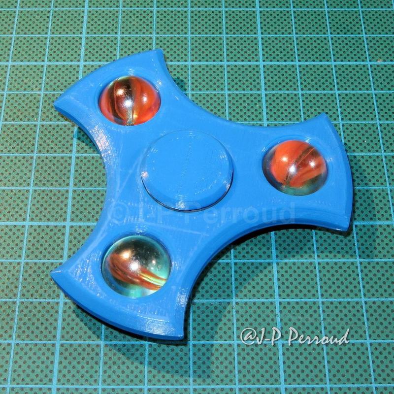 Les trois yeux rouges - The three red eyes