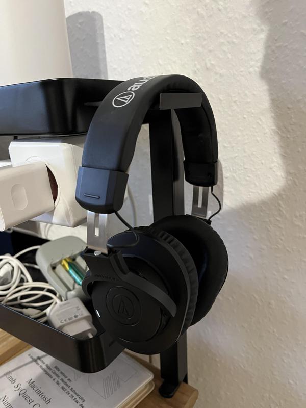 Headphone Holder on IKEA VATTENKAR