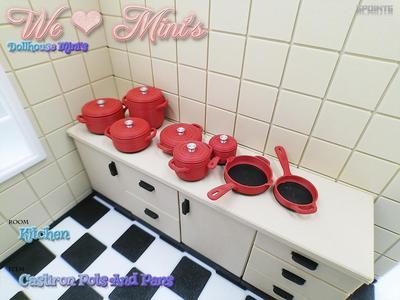 Dollhouse - Castiron Pots & Pans 1:18 1:12