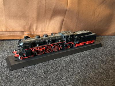 H0 Scale Base (Parametric Model)