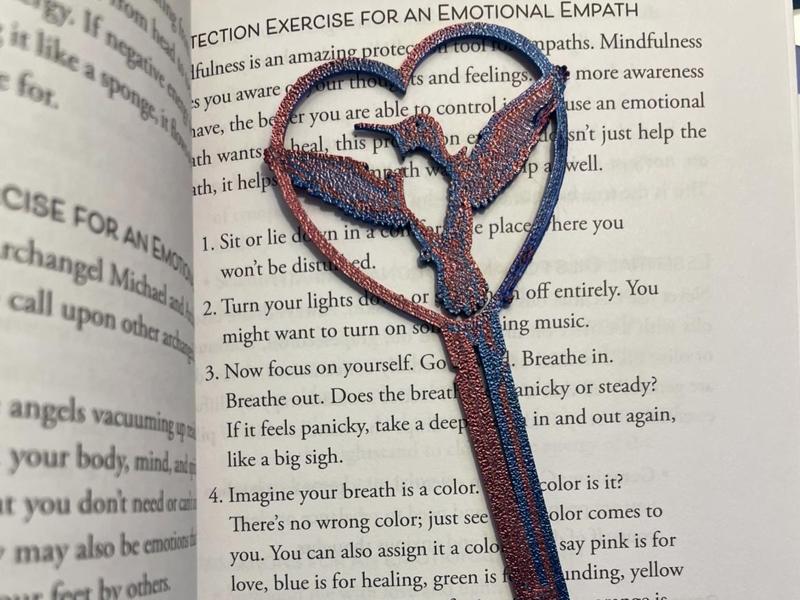 Hummingbord Heart Bookmarker
