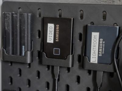 Samsung SSD (T5, T7) holder for IKEA Skadis