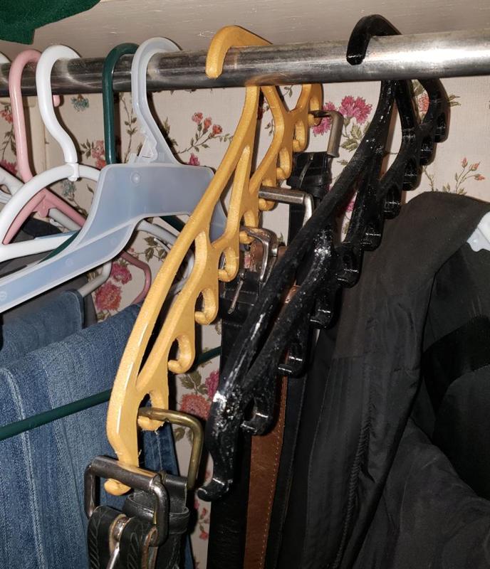 10 Belt Hanger for hanging fashion waist belts from a closet hanging rod