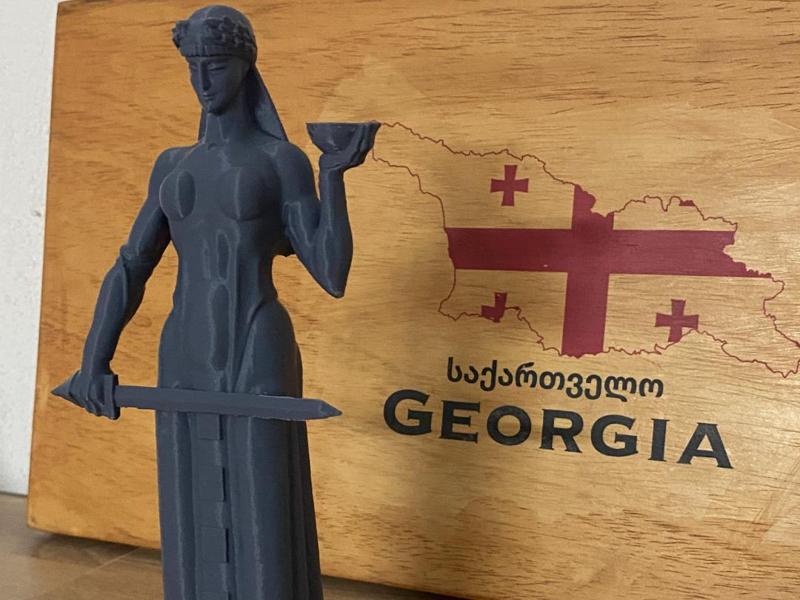 Mother Georgia 114.26 x 69.09 x 250.00 mm (1000%)