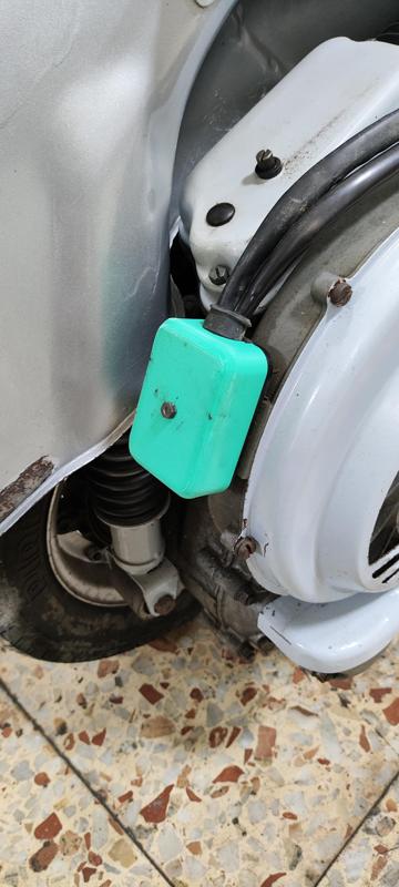 Vespa P200 Electrical Box lid