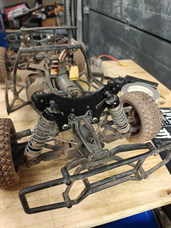 hobao 8sc H89802 rear shock tower , tourelle arrière