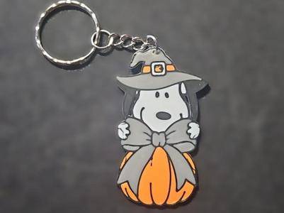 Snoopy Halloween keychain two faces