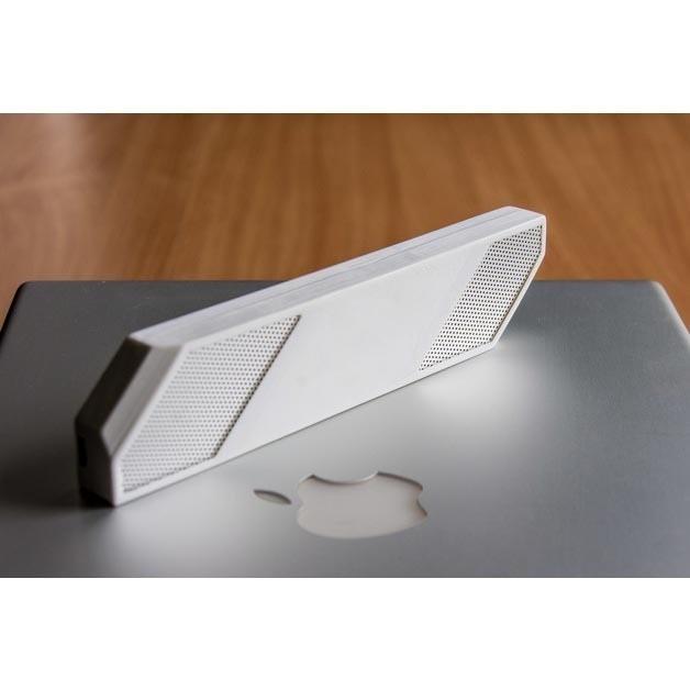 Battery powered bluetooth speaker