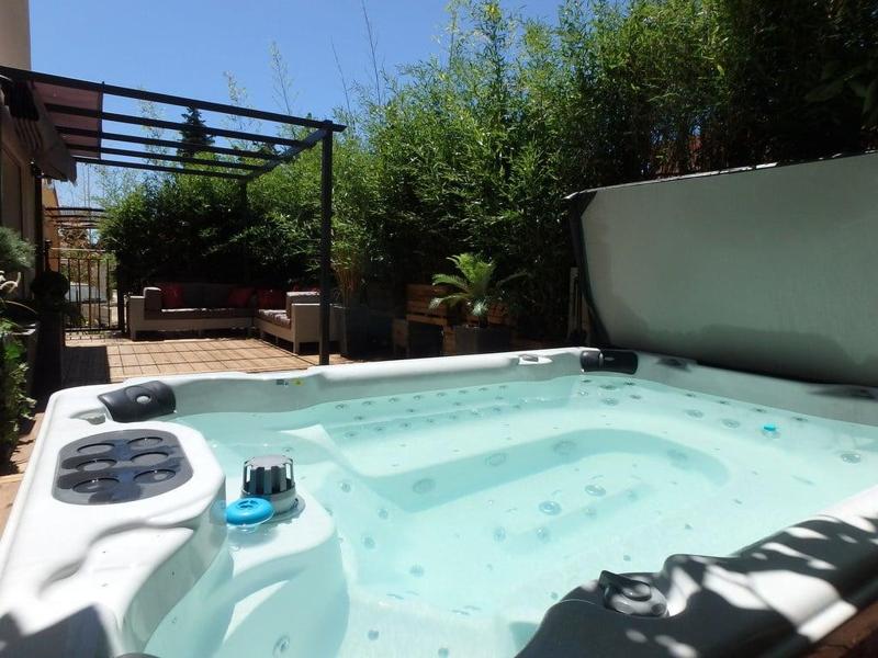 Swimming Pool Spa Floating Dispenser Cap