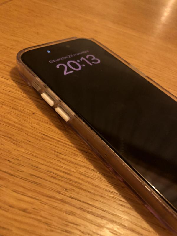 iPhone 15 Pro volume button Rhinoshield Clear shell (and iPhone X)