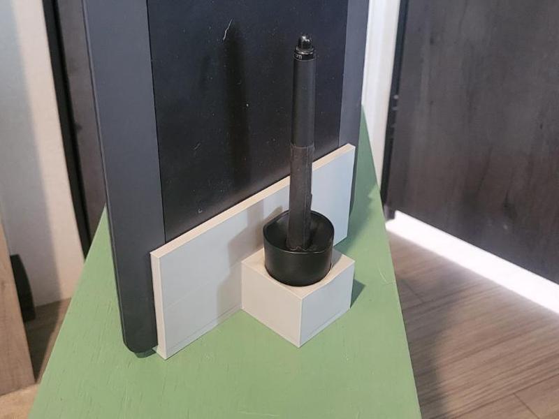 Wacom Intuos tablet holder with pen 