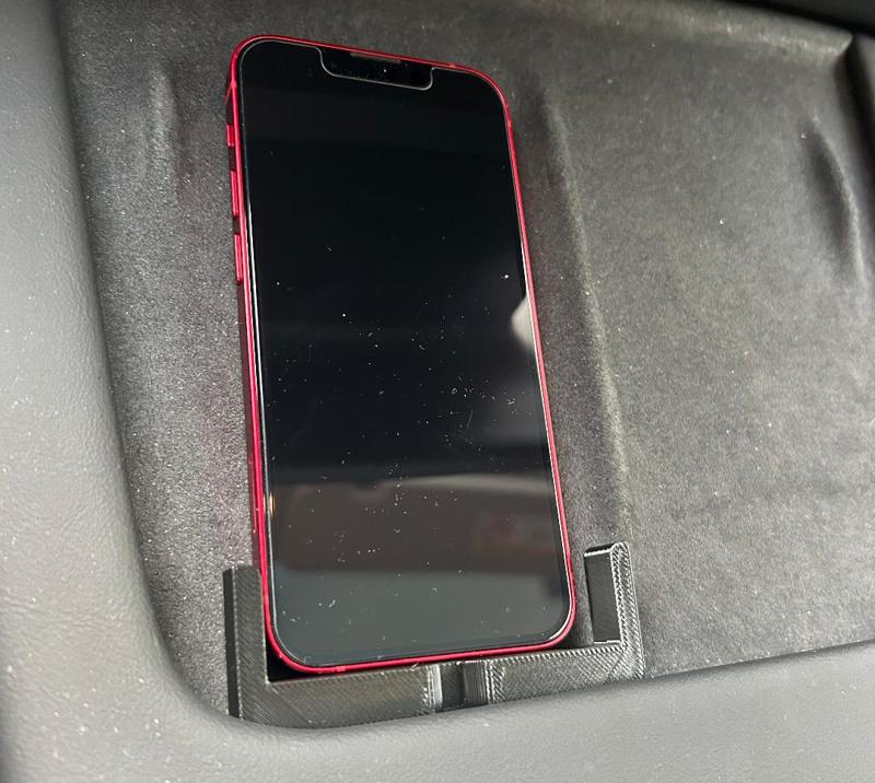 Tesla Model Y Iphone 13 Charging adapter