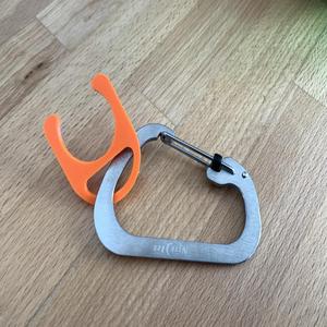Bottle Clip - Carabiner Remix