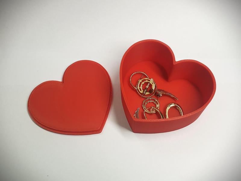Valentine's Jewerly Heart Box - Only two parts.