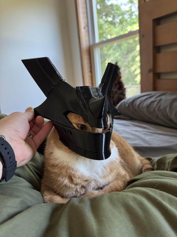 Halo 3 Brute Captain Helmet