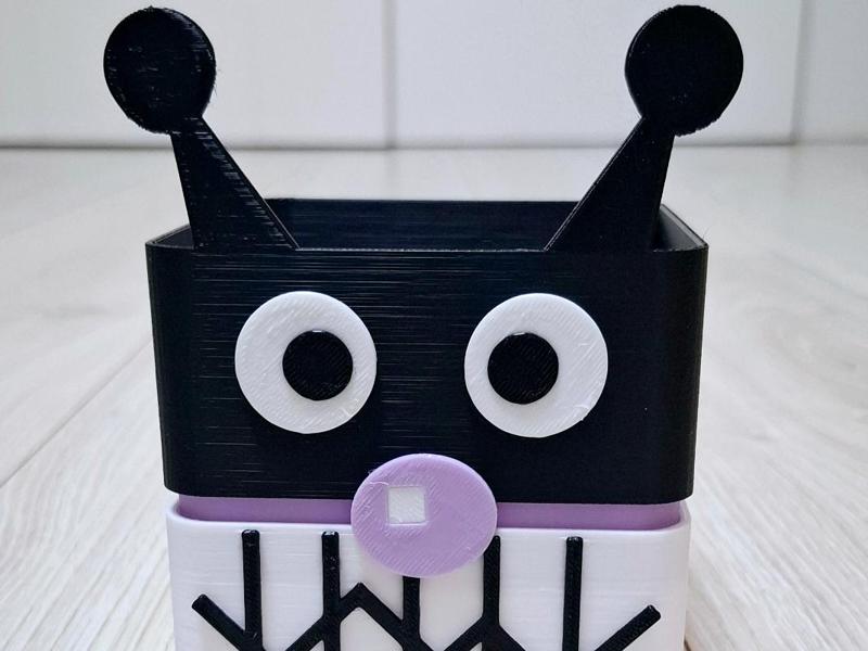 Horrorman pen holder