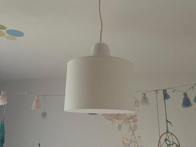 Enclosed lampshade