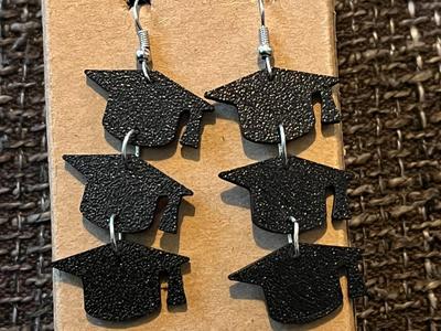 graduation hat earrings
