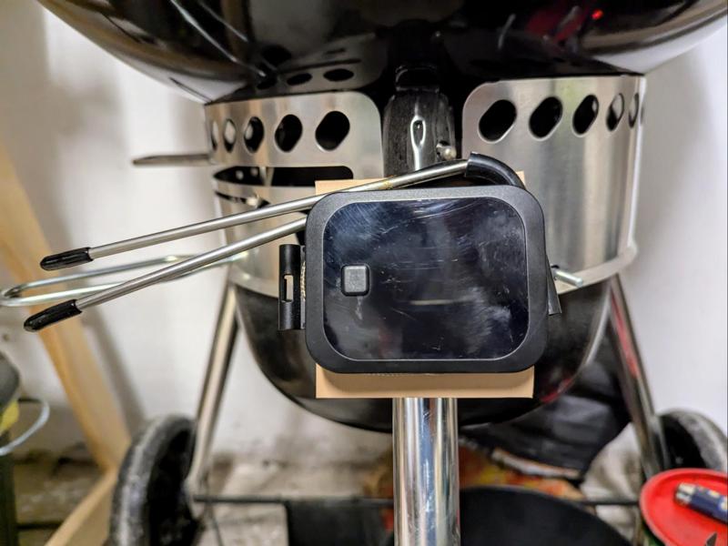 Clip for Inkbird Thermometer on Weber Master Touch