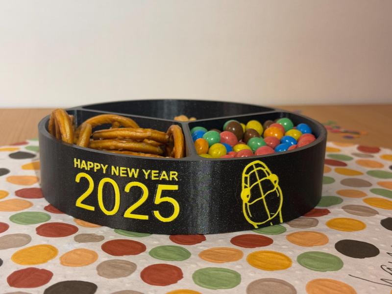 New Year 2025 Snack Tray (3 compartments)
